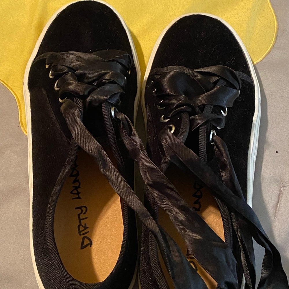 Fun velvet/velour black sneakers by dirty laundry